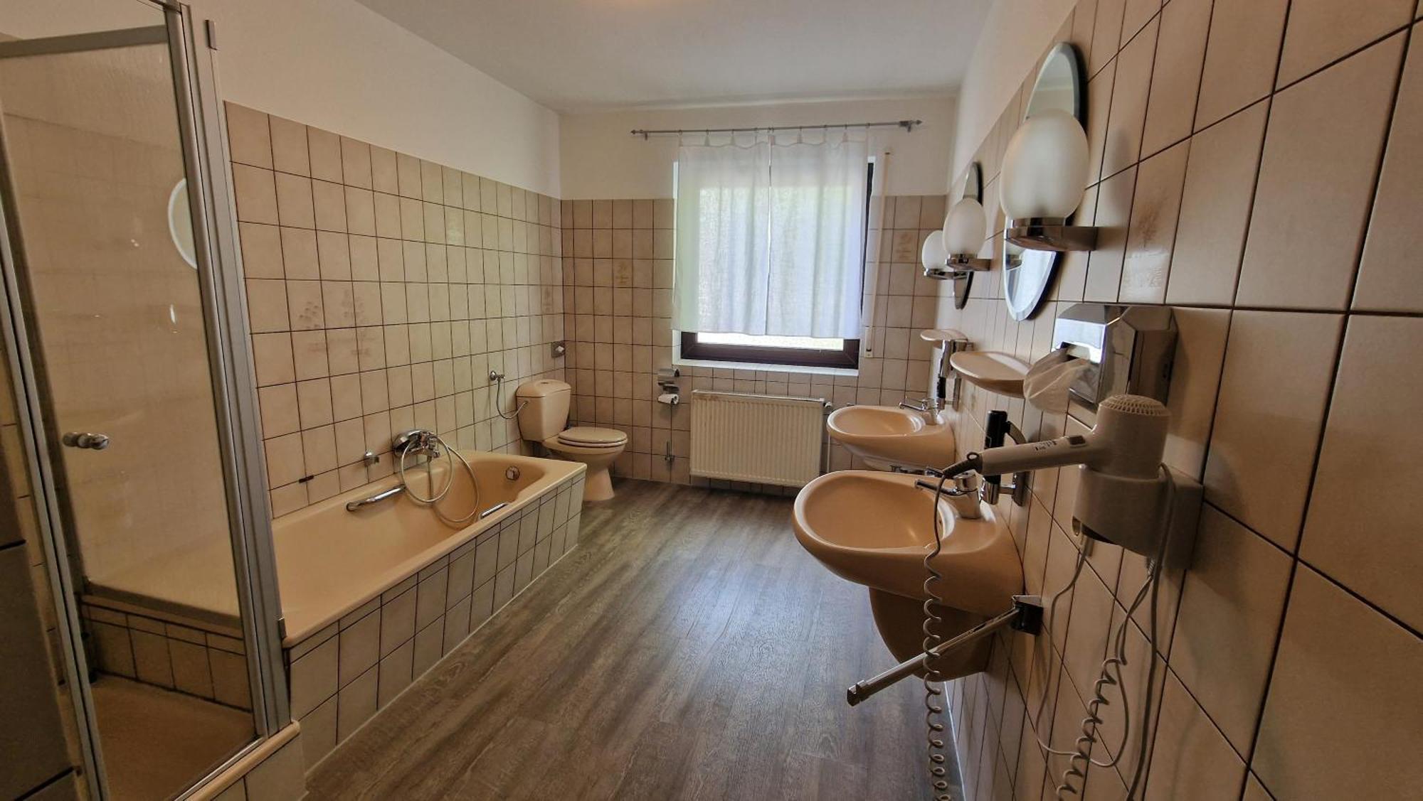 Hotel Tini Bad Fallingbostel Ngoại thất bức ảnh