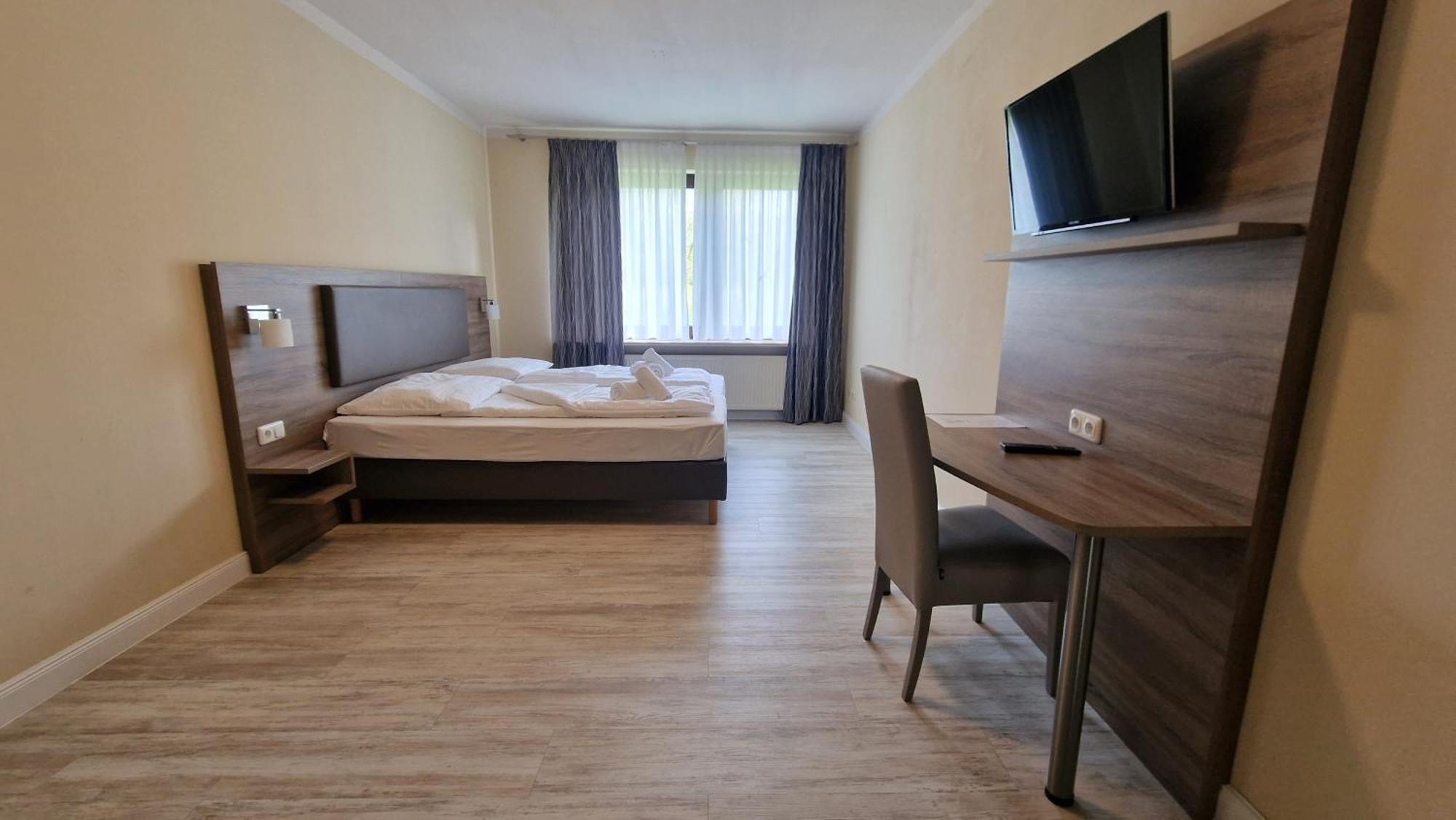 Hotel Tini Bad Fallingbostel Ngoại thất bức ảnh