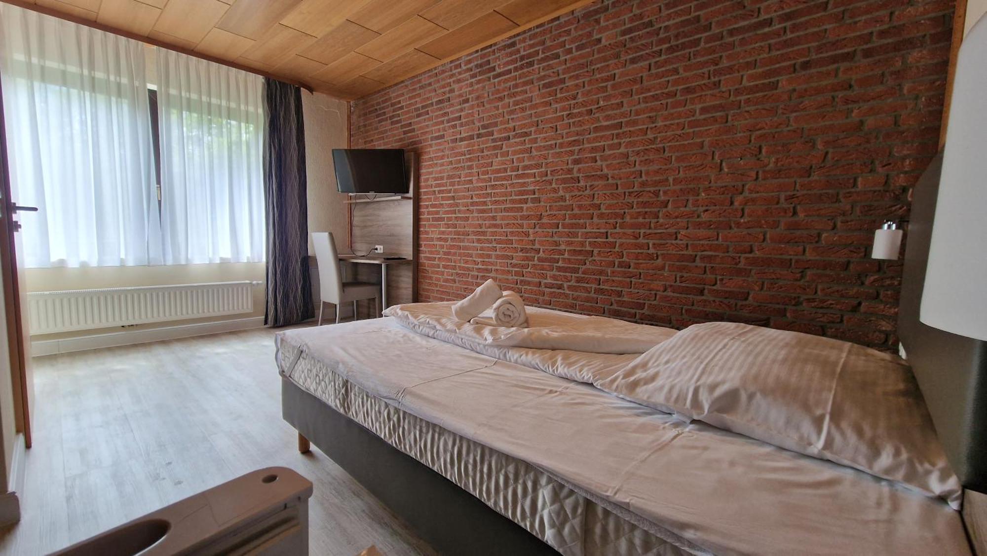 Hotel Tini Bad Fallingbostel Ngoại thất bức ảnh