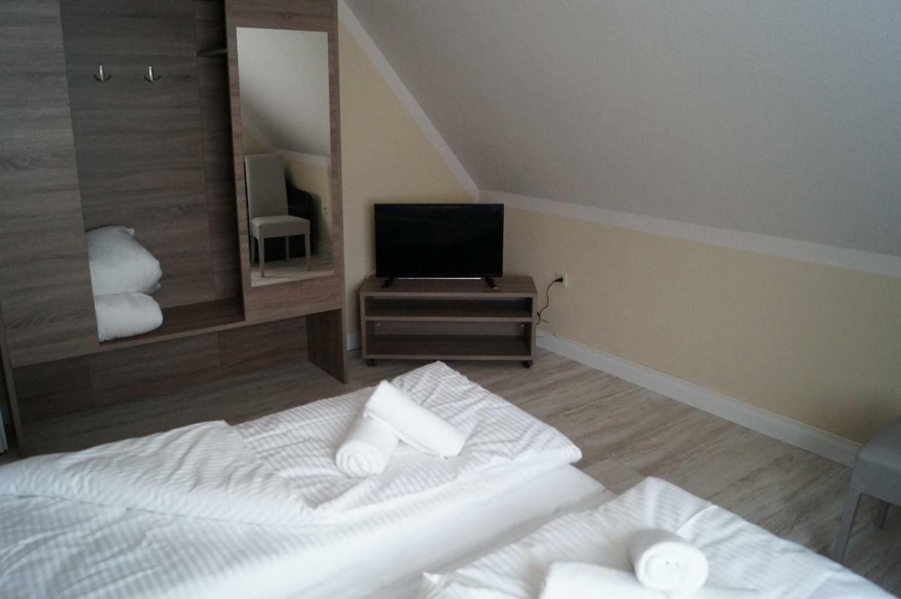 Hotel Tini Bad Fallingbostel Ngoại thất bức ảnh